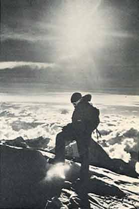 
Doug Scott On Kangchenjunga Summit May 15, 1979 - Savage Arena book

